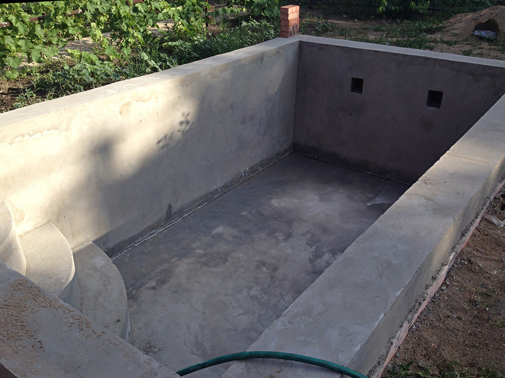 Строительство чаши бассейна из монолитного бетона